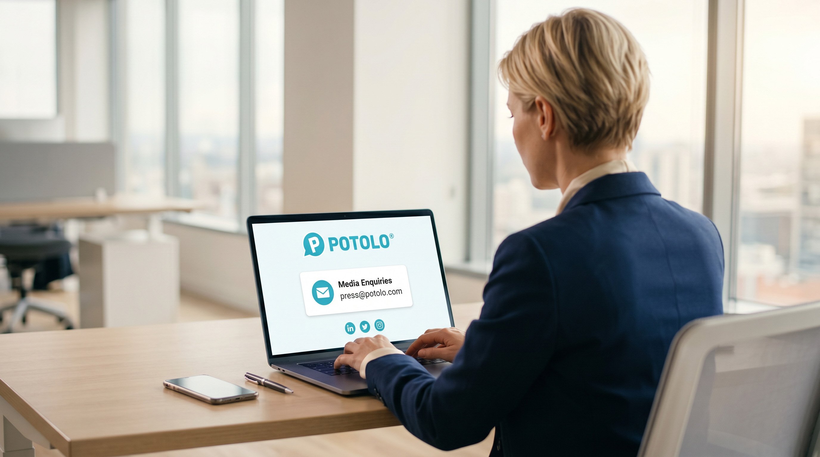 Potolo press desk handling media enquiries